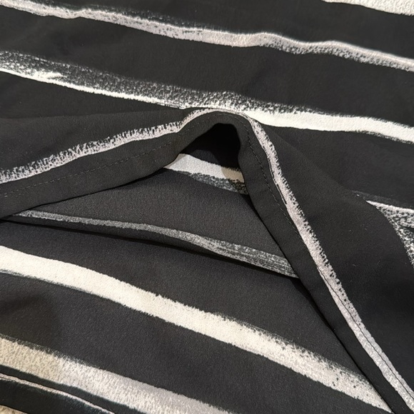 Express Tall Petite Blouse with zipper back - Picture 8 of 8